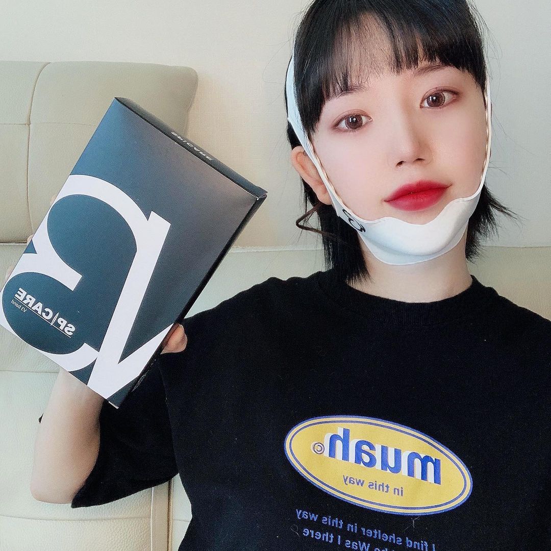  “💫 하루 10분 ! 간편 리프팅 관리 꼬우 💫 🤍 V3 밴드 🤍 소봉 사용기 👍🏻 리프팅 밴드를 착용하고 일상 생활을 하다보면, 아무래도 밴드가 미끄러져 제 위치를 벗어나는 경우가 있다 😅 하지만 V3 밴드는 미끄럼 방지 날개가 무려 16개가…”