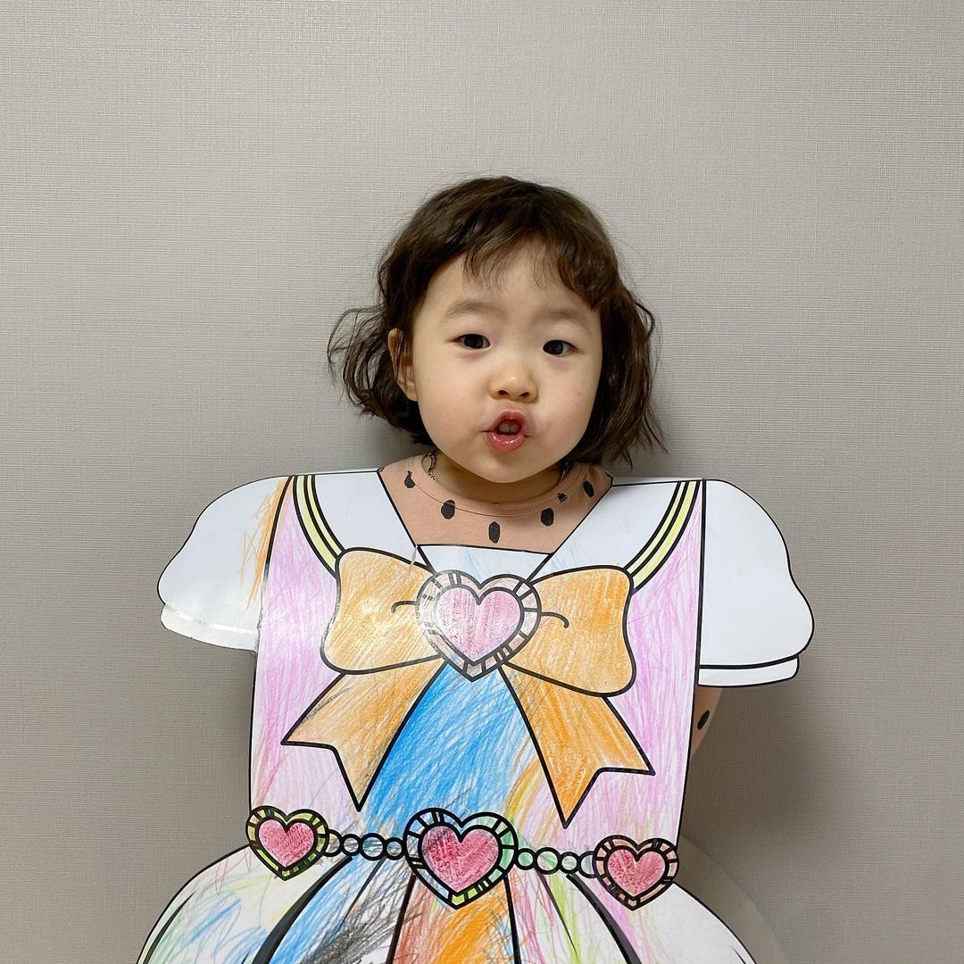  “#제품협찬 ⠀⠀⠀ 너모 귀여운 담둥이👧🏻♥️ 공듀님 티마라며 너무 좋아하던 너의 모습˃̵͈̑ᴗ˂̵͈̑ 생각보다 커서 색칠하는데 엄청 오래…”