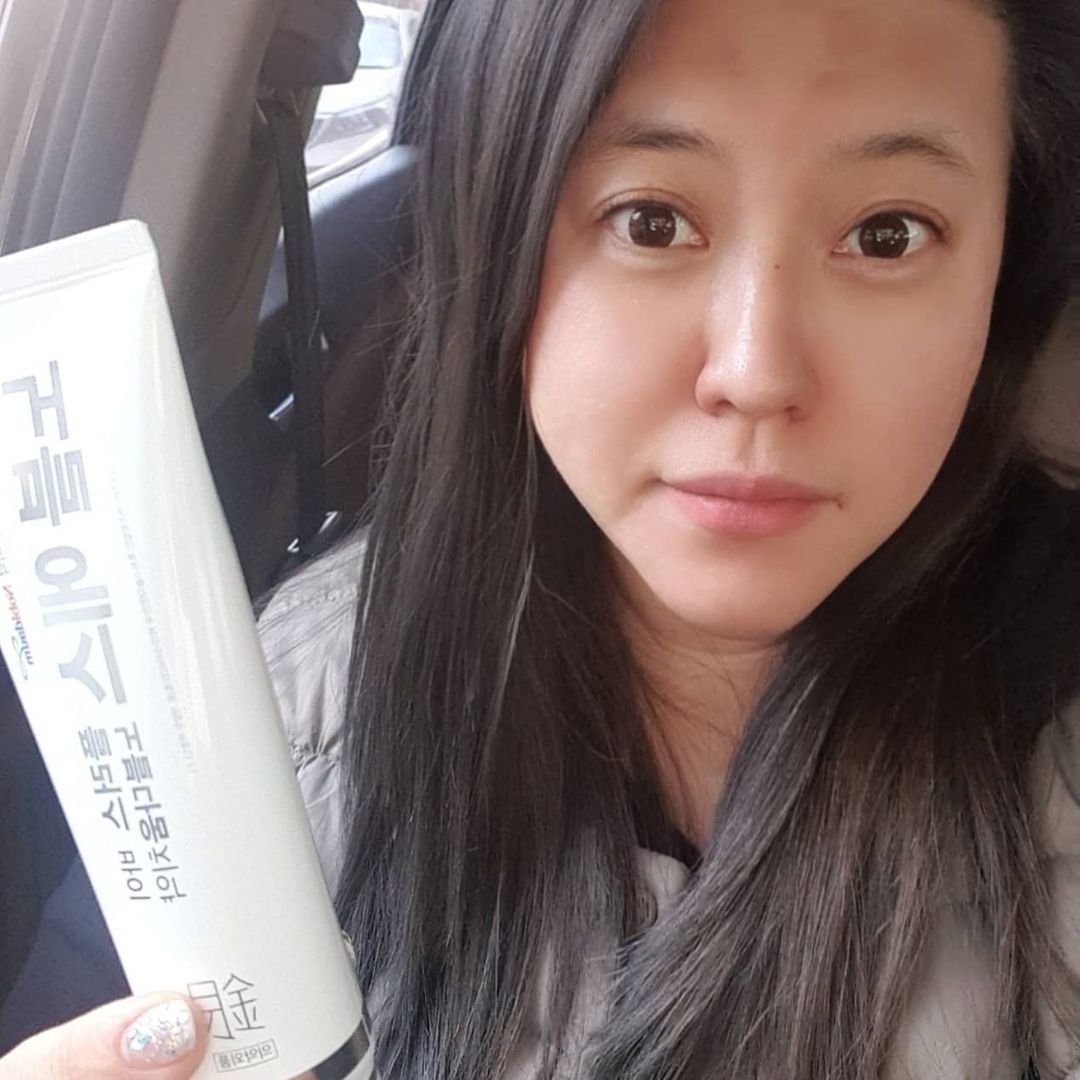  “노블다움  노블에스 플러스 은치약 . . 담배 🚬 커피섭취가 잦으신 남편님 ~~ 저도 잇몸이 요즘 좋지 않아서 온가족이 함께 사용가능한 #안전한치약 #가족치약 노블에스플러스 치약쓰고 있어요 잇몸과 치아건강은 정말 중요한데요 치약에 99%순 #은…”