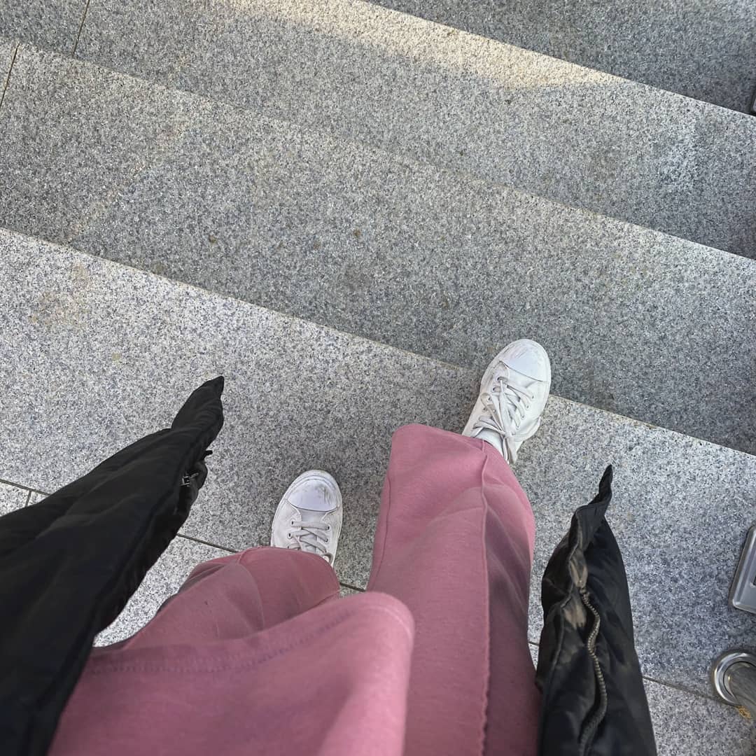 어제부터 다시 운동 시작했는데..😭
오늘 아침부터 비가 내려서 대실패..!!
⠀ ⠀ ⠀ ⠀ ⠀ ⠀ ⠀ ⠀ ⠀ ⠀ ⠀ ⠀ ⠀ ⠀ ⠀ ⠀ 
그래도 집에서 코어운동 했습니다👋
얼른 다이어트 성공해야 되는데..
이게 다이어트가 제일 어려운 숙제네요ㅠㅠ
⠀ ⠀ ⠀ ⠀ ⠀ ⠀ ⠀ ⠀ ⠀ ⠀ ⠀ ⠀ ⠀ ⠀ ⠀ ⠀ 
이번달에는 꼭 3키로 빼자🙏
⠀ ⠀ ⠀ ⠀ ⠀ ⠀ ⠀ ⠀ ⠀ ⠀ ⠀ ⠀ ⠀ ⠀ ⠀ ⠀ 
⠀ ⠀ ⠀ ⠀ ⠀ ⠀ ⠀ ⠀ ⠀ ⠀ ⠀ ⠀ ⠀ ⠀ ⠀ ⠀ 
⠀ ⠀ ⠀ ⠀ ⠀ ⠀ ⠀ ⠀ ⠀ ⠀ ⠀ ⠀ ⠀ ⠀ ⠀ ⠀ 
#다이어트일기#성공하고싶다#운동스타그램
#아침운동#월요일시작#오늘은#비와서#중단
⠀ ⠀ ⠀ ⠀ ⠀ ⠀ ⠀ ⠀ ⠀ ⠀ ⠀ ⠀ ⠀ ⠀ ⠀ ⠀