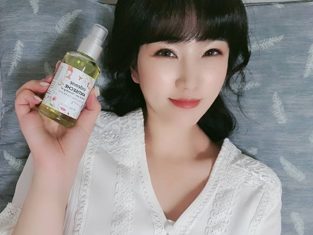  “#협찬 🔆엥뎀 앙띠세쉬 누리싱 멀티오일세럼 3가지 아로마 에센셜오일과 6가지 식물성오일의 수분광채 프로럴의 향긋함과 피부가 릴렉스 되는 느낌😍 🌱다목적 멀티 오일 스킨케어로 페이스, 헤어, 바디 모두 사용가능 🌱산듯함과 아로마의 향긋한…”
