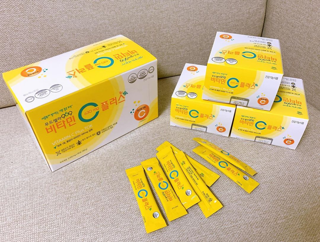  “물없이 간편하게 섭취 가능한 새콤달콤 맛까지 있는 비타민C!! 비타민 씨는, 체내에서 스스로 생성이 되지 않기에 매일 꾸준히 섭취해야하는거 다들 아시죠? 그렇다고 음식만으로 비타민씨를 섭취하기엔 너무도 미미한 소량인것! 요 무드셀라 969…”