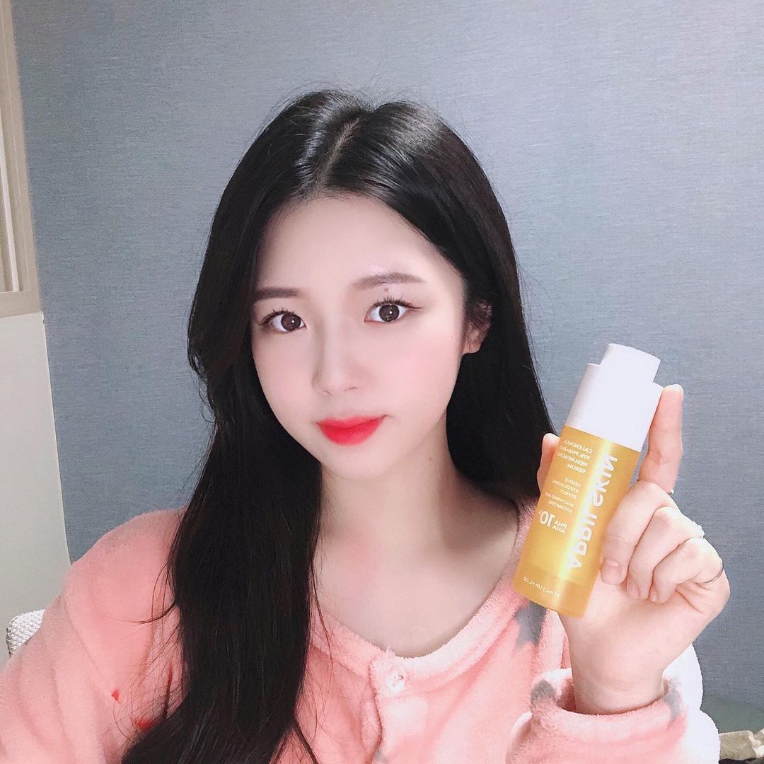  “💛에이프릴스킨 카렌둘라 모공 타이트닝 세럼 💛 이번 연휴때 피부 안좋아져서 속상했는데 깔끔하게 잘 발려서 죠음~ 이거…”
