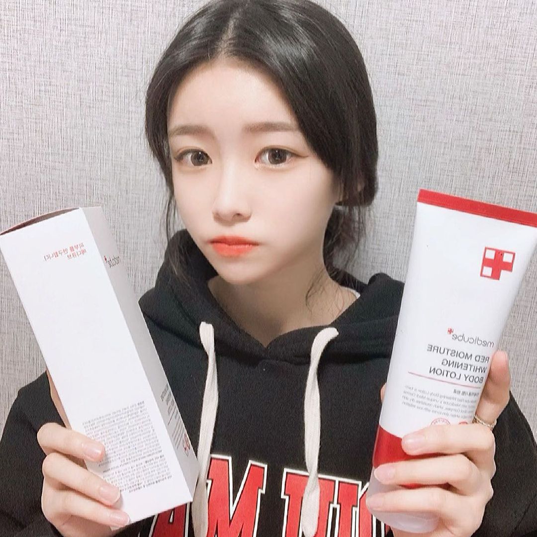  “애정하는 메디큐브😘 레드 이레이징 크림으로도 피부 개선 효과 톡톡히 봤는데 이번에는 바디로션까지 출시🎉🥳 저자극 로션답게…”