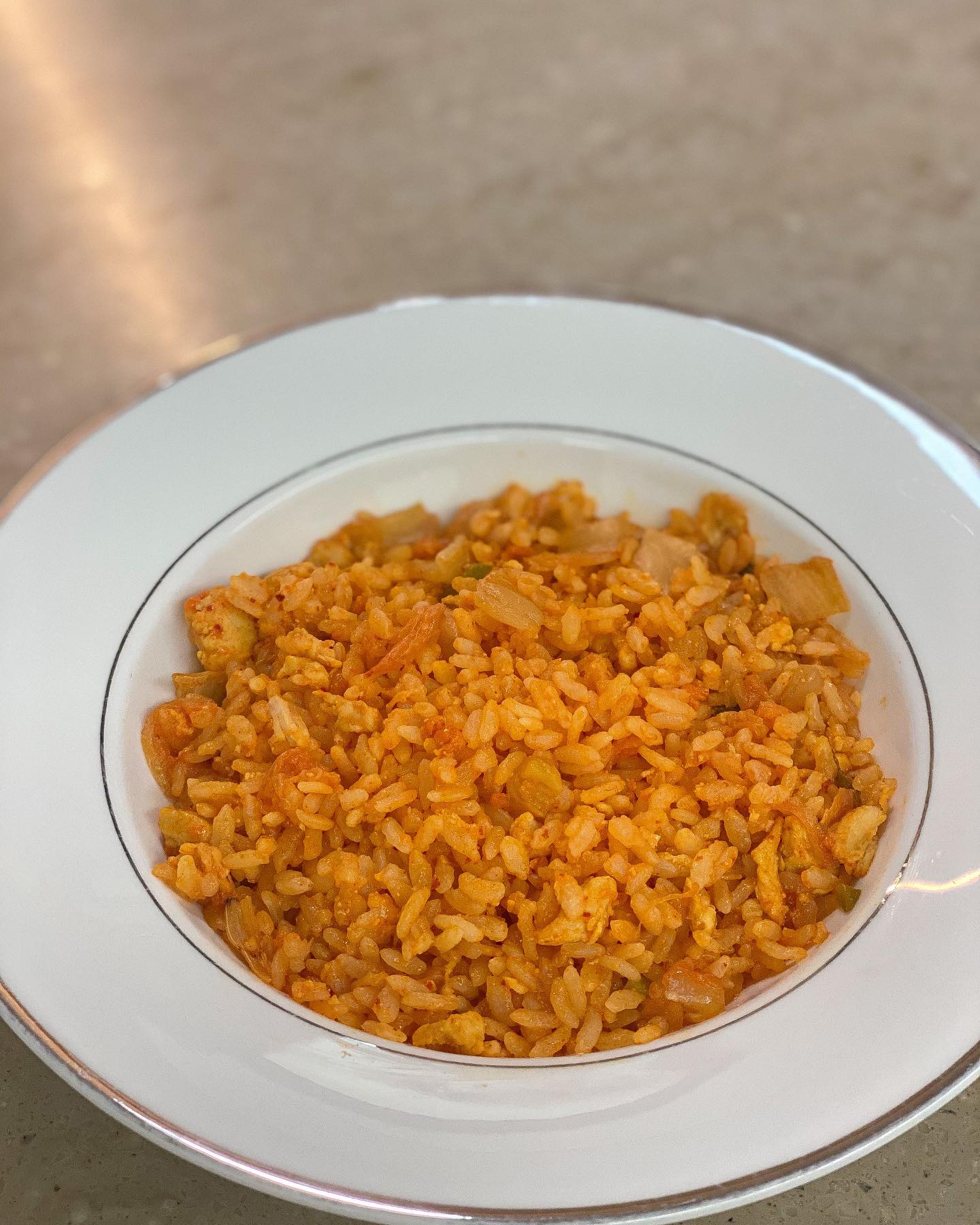 3월 5일 점심 🍚
.
3일 연속 점심으로 먹는 #허닭 #닭가슴살곤약볶음밥 😋
다행히(?) 안 질리고 맛있다 오늘은 김치볶음밥❗️
동생한테도 하나 뺏겨버렸다 허허 동생도 맛있다고 할 정도로 맛난당👏🏼
다음엔 계란후라이 하나 올려서 먹어야지🍳
.
#제티_식단 #식단기록 #식단공유 #식단관리 
#식단일기 #다이어터점심 #곤약볶음밥 #다이어트볶음밥
#허닭곤약볶음밥 #허닭닭갈비곤약볶음밥