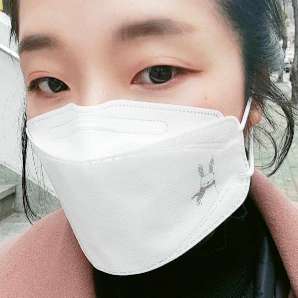  “#협찬 ⠀ ⠀ 앙~ 너무 귀여웡^^ ⠀ 오늘은 무슨 마스크를 써볼까나~? 토끼~ 고양이~곰~ 하트~ 기분에 따라 골라~ 골라쓰는 마스크^^ ⠀ 아들들과 귀여운 마스크 끼고 동네 마실중 🙆‍♂️ ⠀ ⠀ *100% 국내산 귀염마스크를 사용하여 고퀄리티의…”