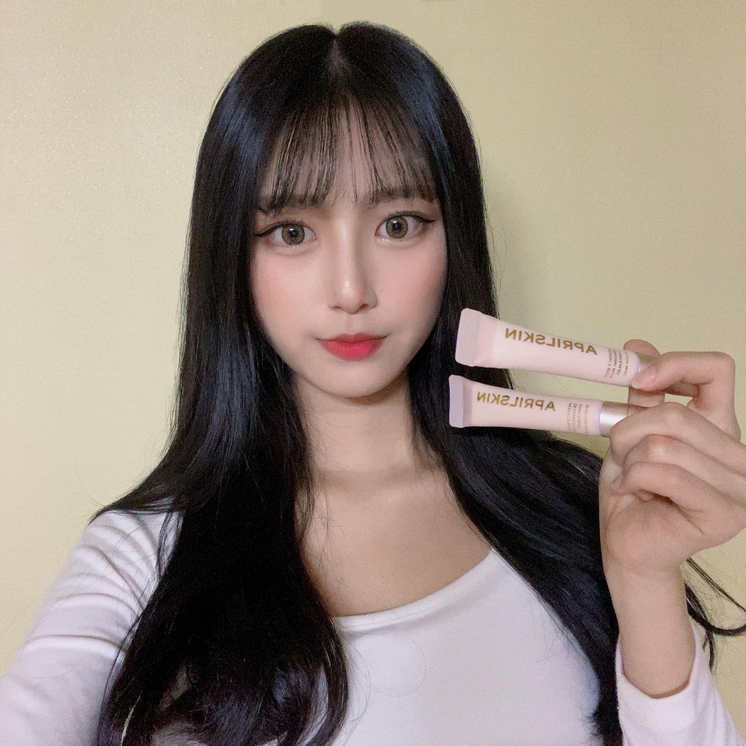  “에이프릴스킨 <퍼펙트 스팟 이레이징 퍼프 컨실러> @aprilskin_korea 요즘 마스크 트러블 때문에 고민이 많을때,커버력 좋은 컨실러가 필요할때 쓰면 좋은 컨실러✨ 퍼프와 팁브러쉬가 모두 내장되어있어서 편했어요👏🏻 21호,23호 2가지…”