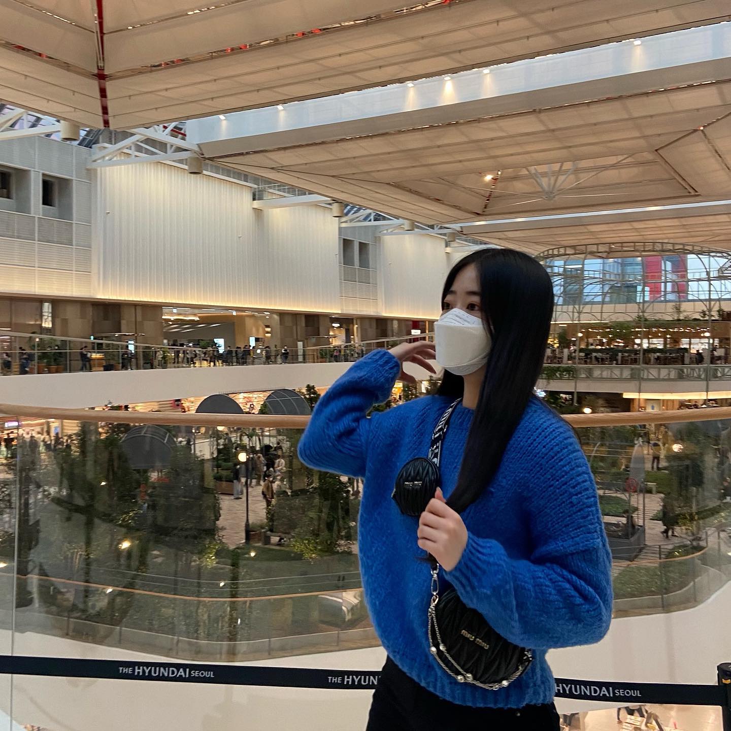 머리 정리 열심히 해놓고 카메라 못쳐다보는편