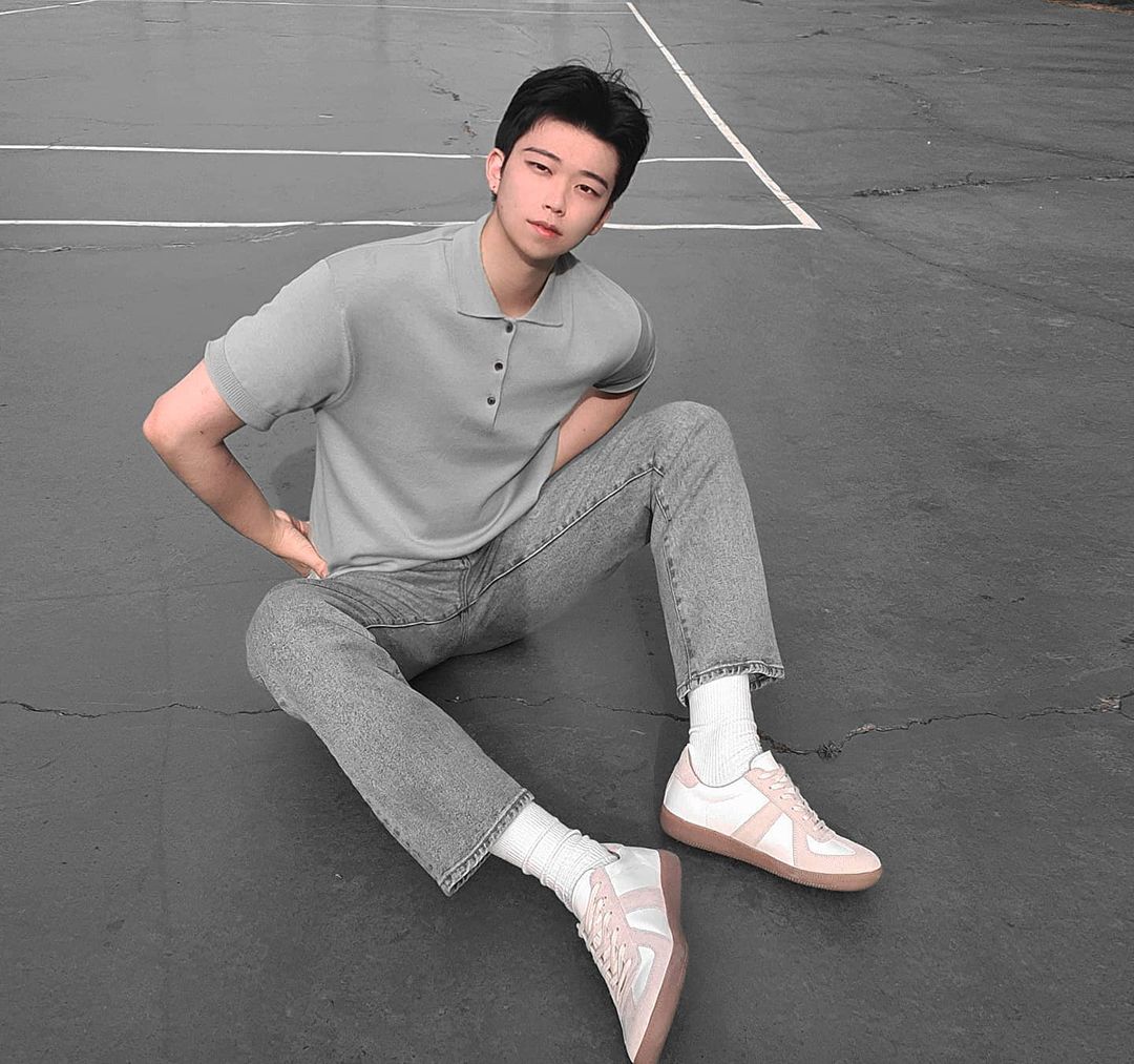  “(@co_n_creat) 코앤크릿에서 독일군 스니커즈 협찬을 받게 되었습니다. 디자인 자체와 스웨이드 들어간 부분이 적당하여 모든 스타일에 어울리는 스니커즈입니다. 데일리 스타일을 추구하시는 분께 추천드립니다. (#남자스니커즈추천 #키높이스니커즈…”
