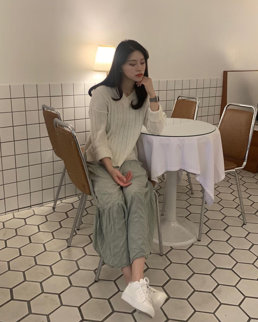  “- #광고 휘뚜루마뚜루 코앤크릿 시그니쳐 스니커즈•• 신발자체 높이도 높지만 안쪽에 있는 도톰한 밑창 덕분에 키높이 효과쩝니다...! 깔끔한 디자인으로 어떤 옷에든 찰떡 !…”