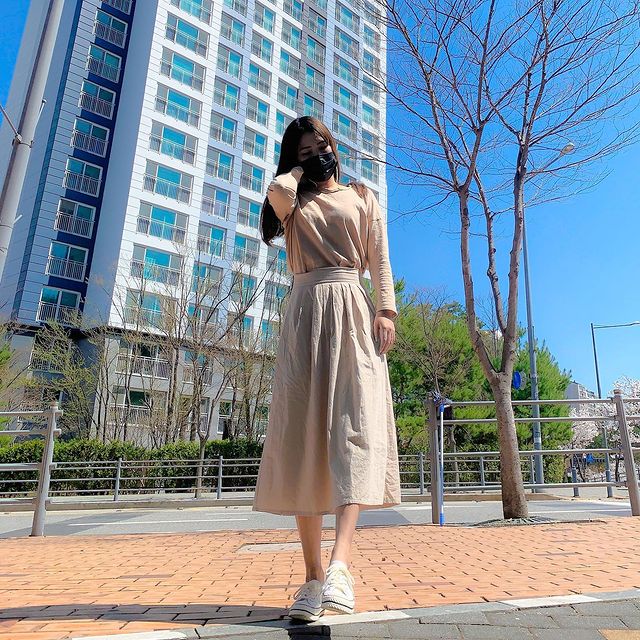  “광고 ⠀ ⠀ 우리 연송이랑 동화한편 ❤️ ⠀ ⠀ 갤럭시21가 갖고 싶어서 꿈까지 꾸는 철딱서니 엄마 ㅋㅋㅋㅋ 그걸본 딸의 행동은..? 엄마를 너무 사랑하는 아이의 순순한 마음을 담아봤어요! 저도 모르게 마음이 울컥하네요ㅋㅋ ⠀ ⠀ ⠀…”