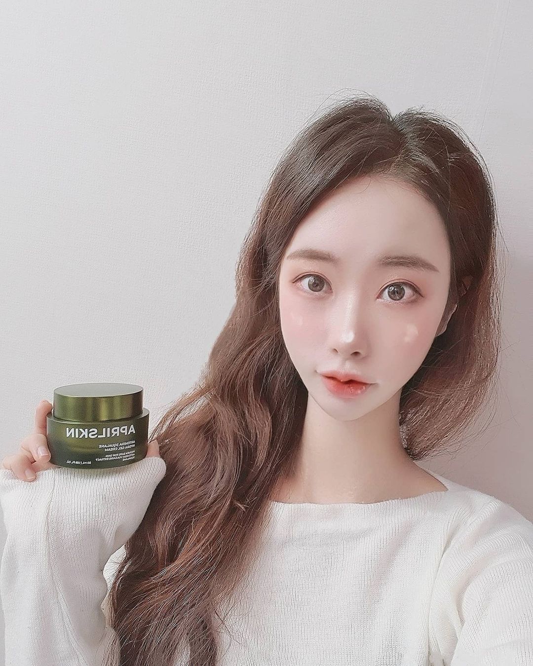  “#광고  피부장벽 지켜줘~ 쑥🌿 진정으로 입소문난~ 쑥 . 수분과 진정 동시에 끈적임없이 도와주고 피부가 민감 예민할때 딱인 쑥크림💚 건조한 요즘 자기 전 듬뿍 바르고 자면 화장도 챱챱 잘먹…”