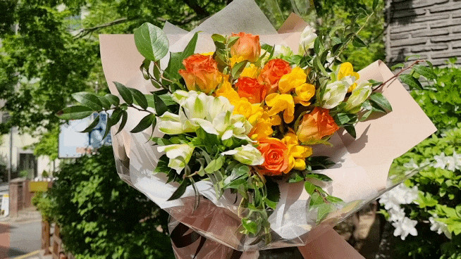 청담동 꽃집 애쉴리즈 플라워에서 사랑스런 꽃다발 한아름 안고 왔어요