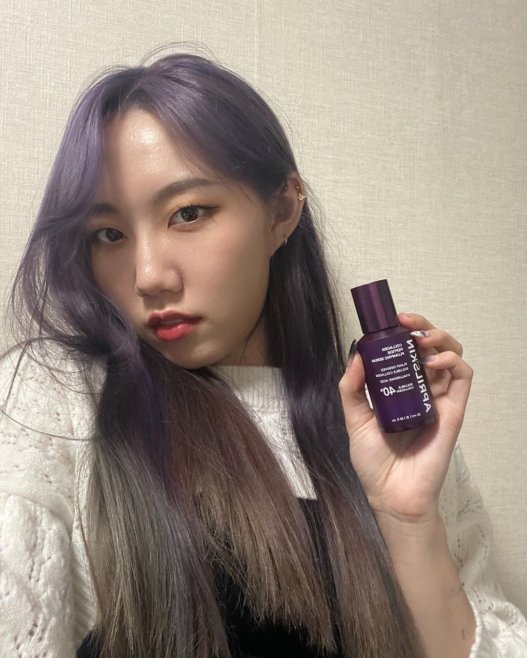  “믿고 쓰는 에이프릴스킨💜 제품을 받고 꽤 오래 사용해봤지만 세럼의 색상이 보라색이고 촉촉하고 쫀득한 제형이며 바른 후에 탄력있고 광이 났어요 ◡̈ . 요즘 피부 리즈찍은 이유가 이 제품 덕분이에요 ㅎㅎ . 콜라겐 펩타이드 코어탄력세럼은 보라색…”
