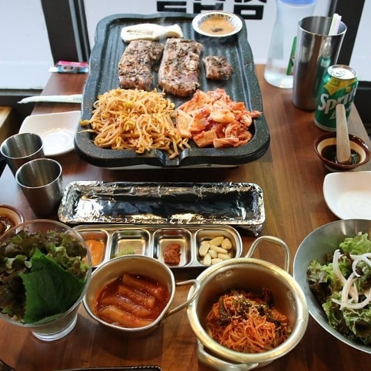동성로 삼겹살 맛집♡ 직접구워줘서 더맛있다^^
.
.
.
.
#동성로삼겹살맛집 #대구시내맛집 #삼덕동고기집 #머꼬삼겹살 #동성로데이트맛집