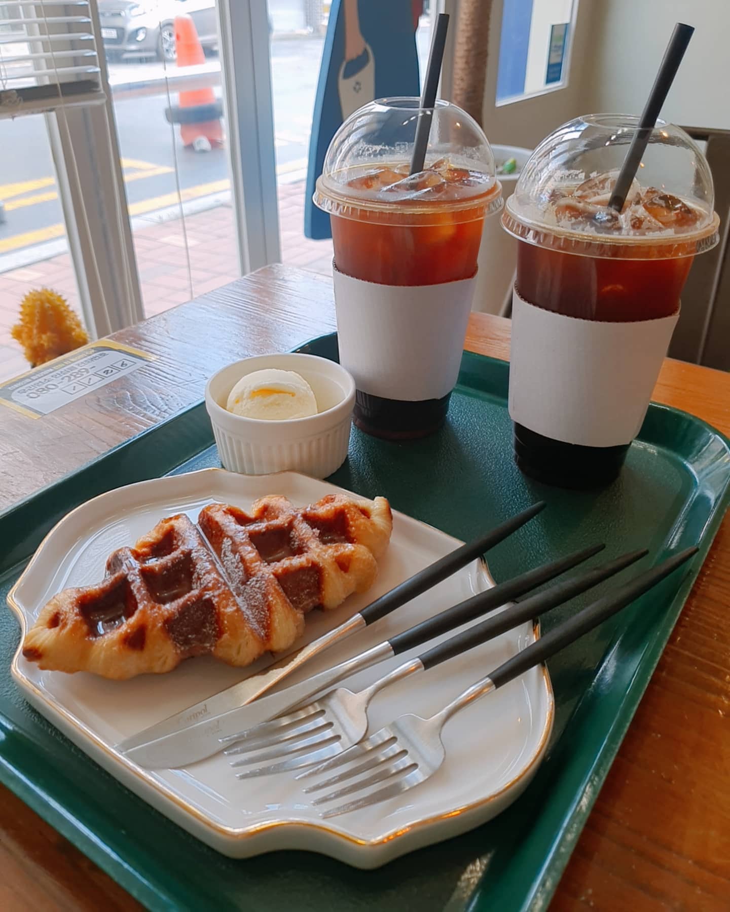 우연히 들어간 크로플 맛집☺

#구리카페 #카페블루 #인창동카페 #커피수혈 #크로플 #크로플엔아아 #아아 #카페투어 #아이스아메리카노 #일상 #소통 #먹스타그램 #맛스타그램 #커피스타그램