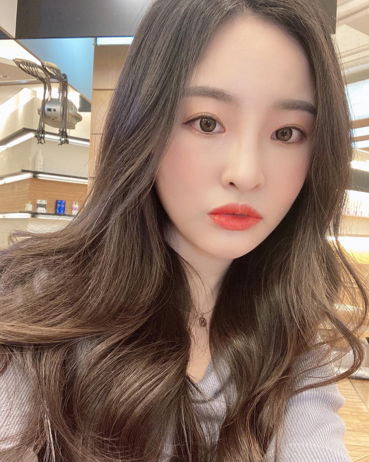 노형 피바다❣️🌊님께서 머리해주심 헤헤‼️
제주 머리 맛집은 “헤어스케치 본점 송연 디자이너(hairsketch_songyeon)” 찾아가셈
.
.
.
.
.
.
.

#제주 #제주미용실 #제주헤어스케치 #헤어스케치송연 #헤어스케치본점 #포항 #26 #韓国人 #instagood #like4like #셀스타그램 #인스타그램  #인친환영 #lfl #데일리 #셀카 #selfie #ootd #いいね返し #likeforlikes #フォローバック  #fff #l4f #f4f #좋반 #instalike #daily #맞팔 #l4l#follow4like