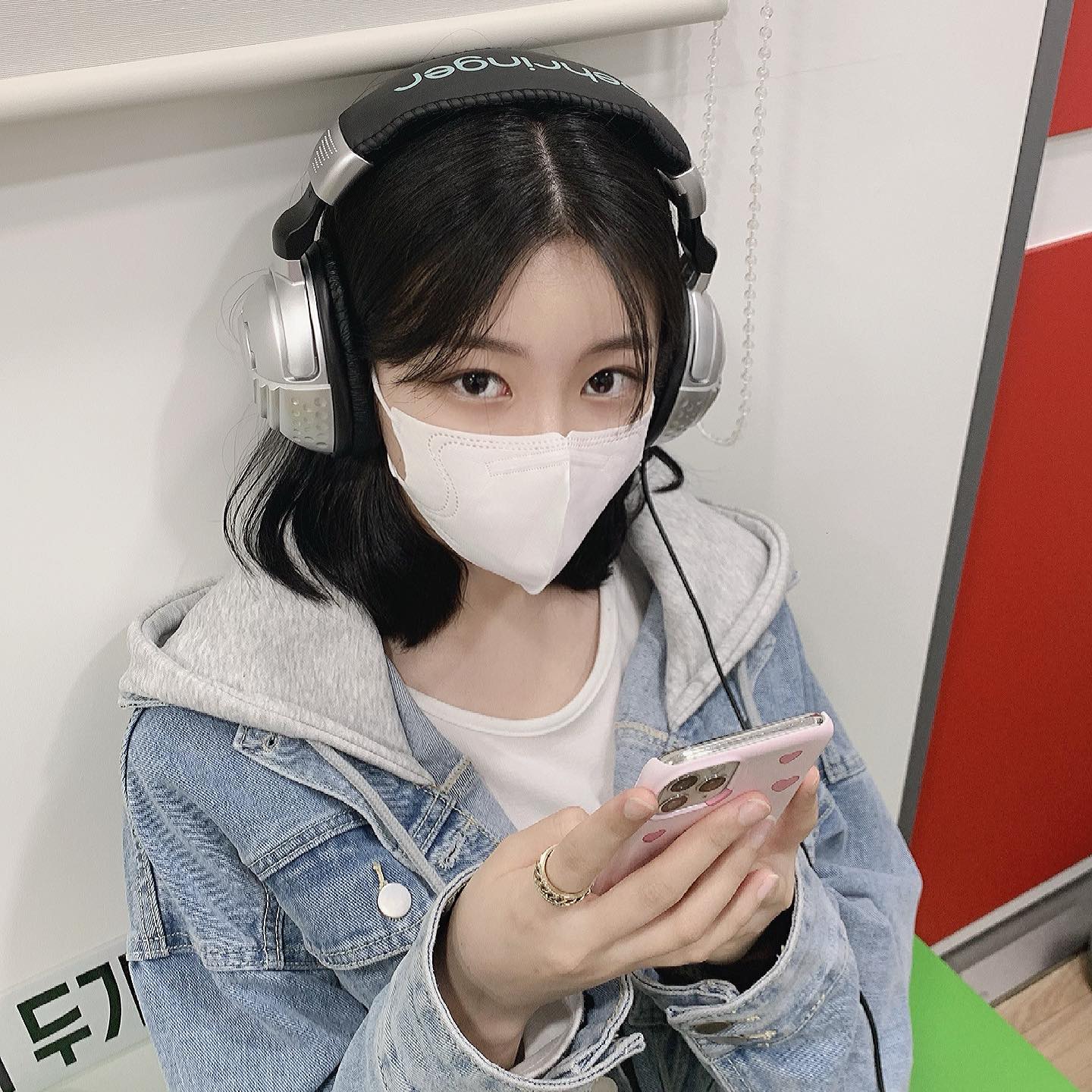한결같이 살아 숨 쉬는 중