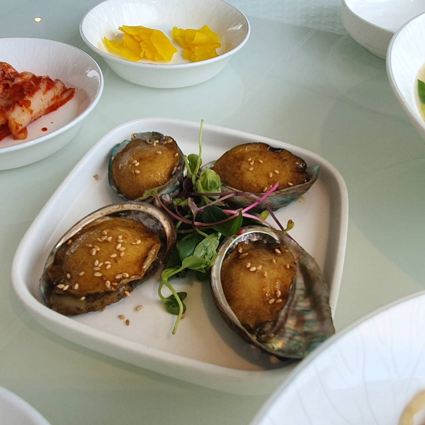 오랜만에 ✈ 타봤다
제주도놀러와서 고기국수 냠냠
뷰맛집 고기국수 맛집임
.
.
.
#하갈비국수 #고기국수맛집 #제주도맛집 
#갈비국수 #애월맛집 #애월국수맛집 #애월고기국수 #애월갈비국수 #제주고기국수 #전복구이맛집 #국수맛집 #제주뷰맛집