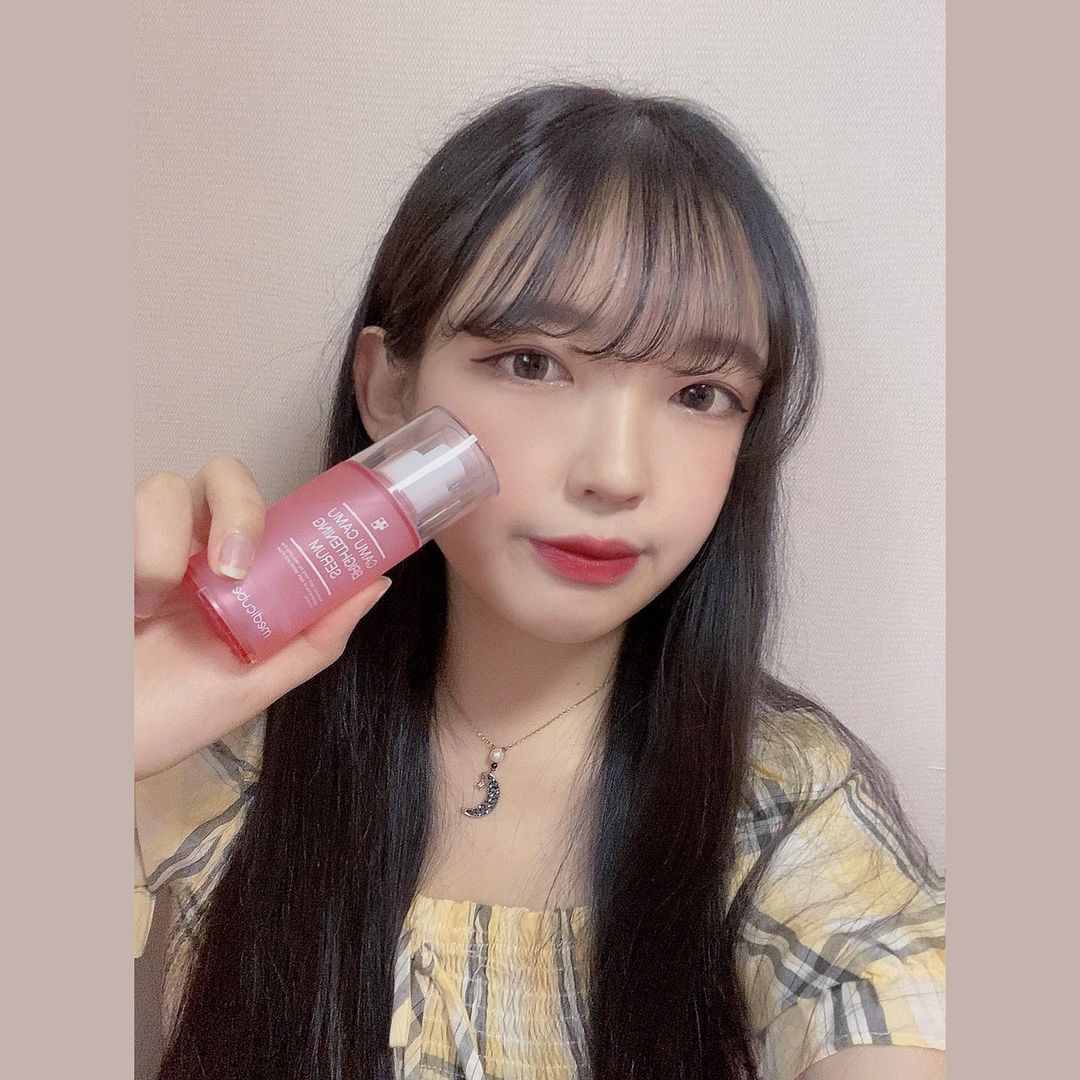  “패키지부터 핑크 넘예쁜 메디큐브 카무카무 토너&세럼 🥰 - 바른직후 끈적거림이나 유분기가 없어서 너무 만족스러웠고 향도 무향이라서 호불호없이 사용하기 넘 좋을거같아요!! 믿고쓰는 메디큐브💁🏻‍♀️💁🏻‍♀️ - 아마존 현지에서 “신이 내린 마지막 열매”라고 불리는…”