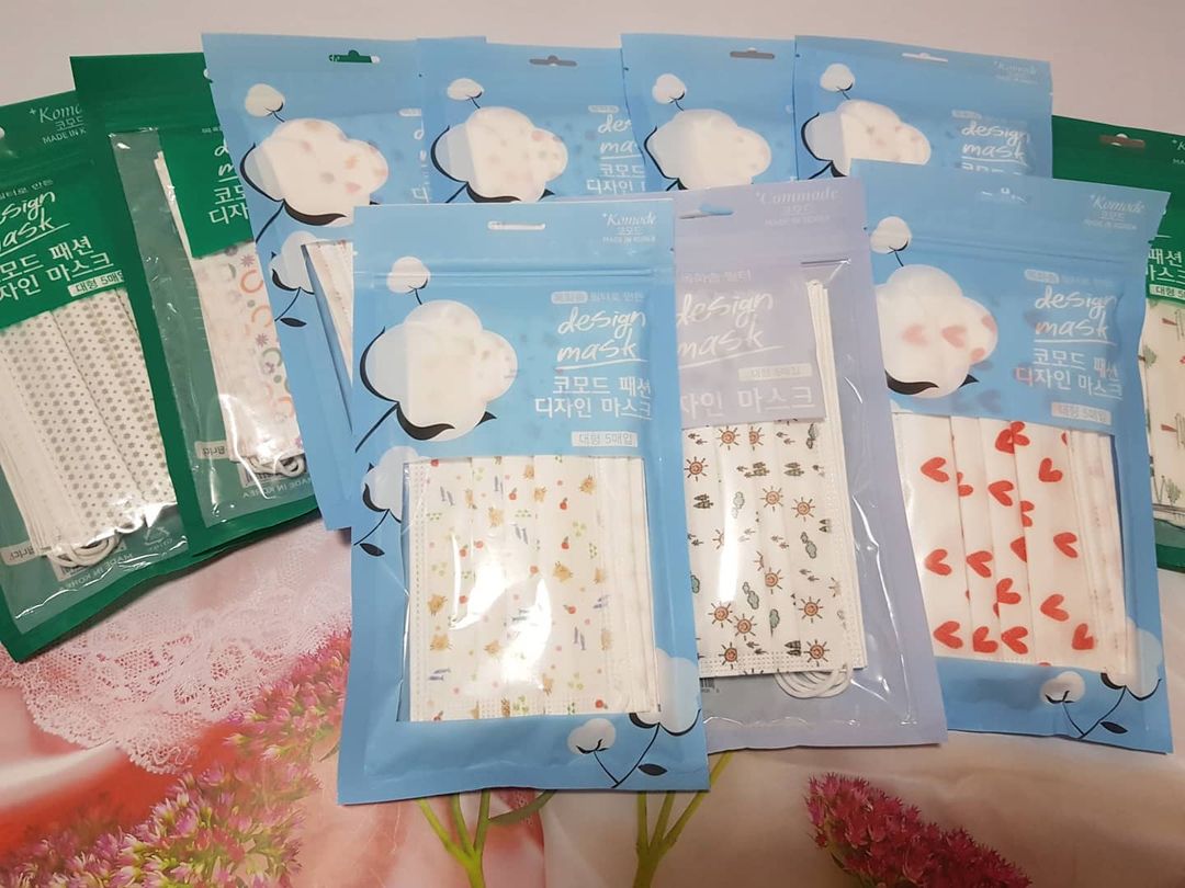  “#협찬 #제품무료제공 😷 코모드 패션디자인마스크 너무 아기자기 귀엽고 이쁜 마스크 하나 소개해 드릴께요 이번에 넘 이쁜 마스크를 알게되었는데요 우선 디자인이 너무 이뻐서 애기들꺼 인줄알았어요 제가 써본…”