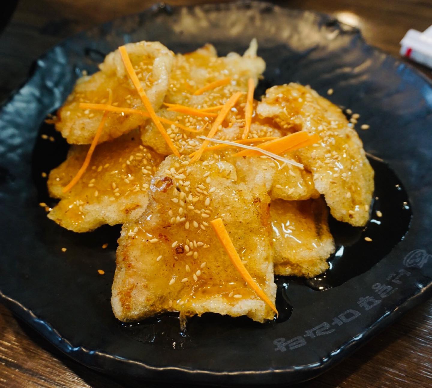 [성신여대맛집]#신룽푸마라탕

성북구 동소문로 24길 26

✓  마라탕 100g (1.8)
✓  꿔바로우 세트구성 (10.0)
재방문의사 ღ ღ ღ ღ ღ 

#성신여대맛집 신룽푸마라탕에서 #꿔바로우 랑 #마라탕 뇸뇸

개인적으로 땅콩맛 안나는 깔끔한 국물맛을 좋아하는데 다른 마라탕집보다 제 취향에 맞았어요!

꿔바로우는 딱딱하지 않고 쫄깃한 식감이라 너무 맛있었습니다:) 마라탕 16,000원 이상 구매 시 만원만 추가하면 꿔바로우를 먹을 수 있어서 더 좋았어요 뇸뇸