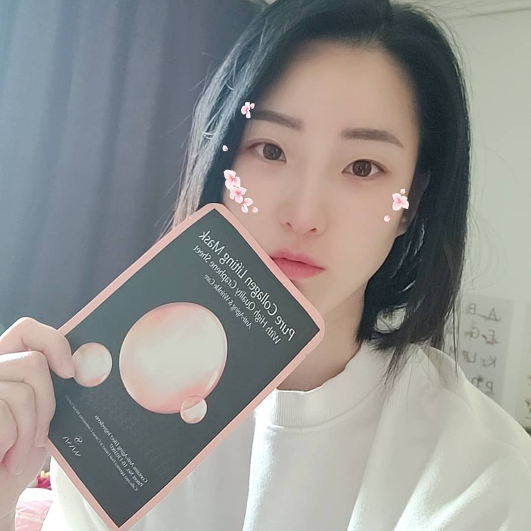  “[협찬,리뷰] 스킨식스 콜라겐팩으로 아침부터 힐링으로 피부에 수분이랑 영양보충 했어요 :) 속에 내용물이 얼마나 많은지 마스크팩도 흠뻑적시고 목이랑 팔다리 다 듬뿍 바를수있더라구요 ❣ 요즘 피부가 너무 건조해서 애기 보습로션으로 바르면서 버텼는데…”