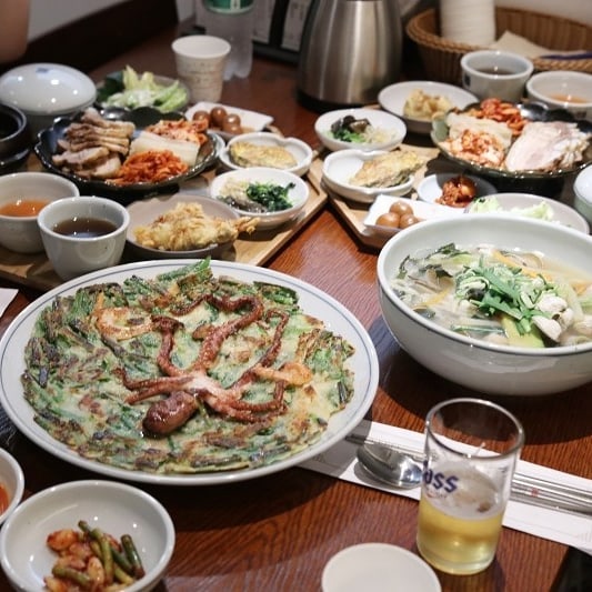 정갈하고 푸짐 한정식 맛집인데 왜 이제야 알았나몰라♡ 앞으로 자주갈듯!!
.
.
.
#이월드맛집 #대구두류동맛집 #내당동한식 #평상면옥 #대구칼국수맛집