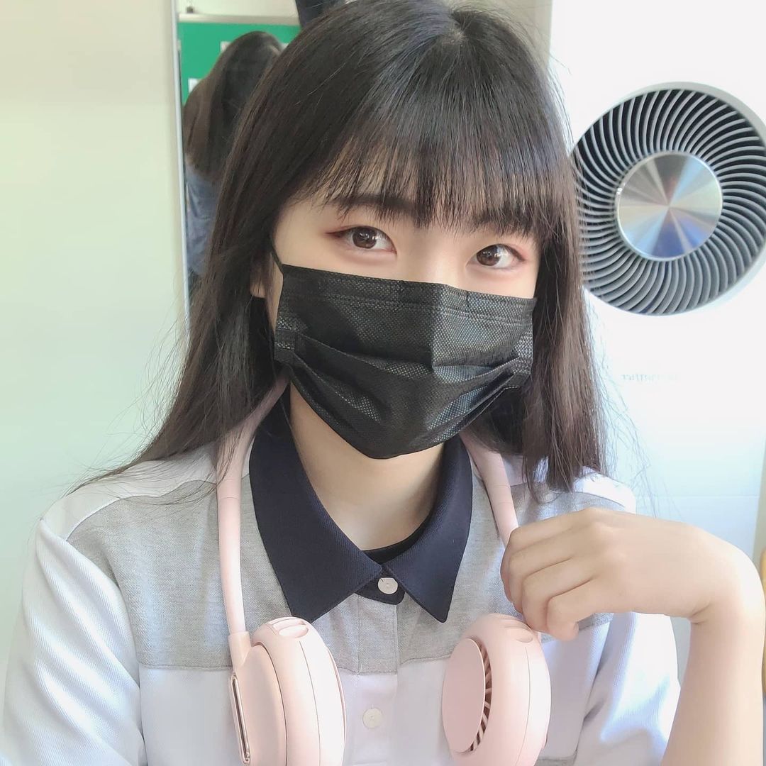  “[피네스토 넥밴드 선풍기 #협찬 후기] > 너무 시원해서 추울 지경이였어요! > 바람세기를 전원버튼으로 총 3단까지 조절 가능한데, 소음이 휴대용 선풍기보다 적어서 신기했어요😲 (조용한 수업시간에 써도 아무도 모른다는 사실!) > 머리 긴…”