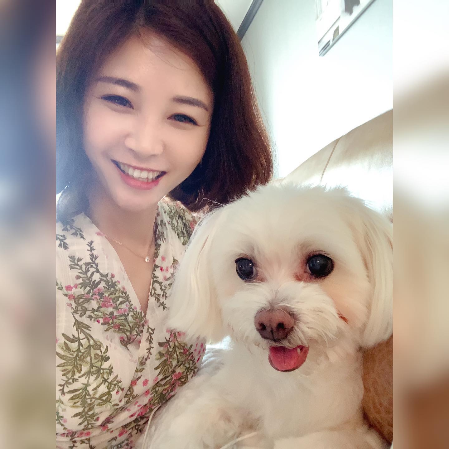 💕딩구랑~
딩구를 안기까지 일년이 걸렸다😝
난 원래 강아지 엄청 무서워 하고 만지지도 못하고 길에 강아지만 봐도 멀리 돌아갔었는데 시댁에 있는 딩구는 날 엄청 반겨주고 좋아해줘서.. 딩구 노력에 강아지 무서운고 조금 극복🙈
딩구야~ 먼저 맘 열어줘서 고마워🤣
.
.
#댕댕이
#나 이제 너 좋다😆