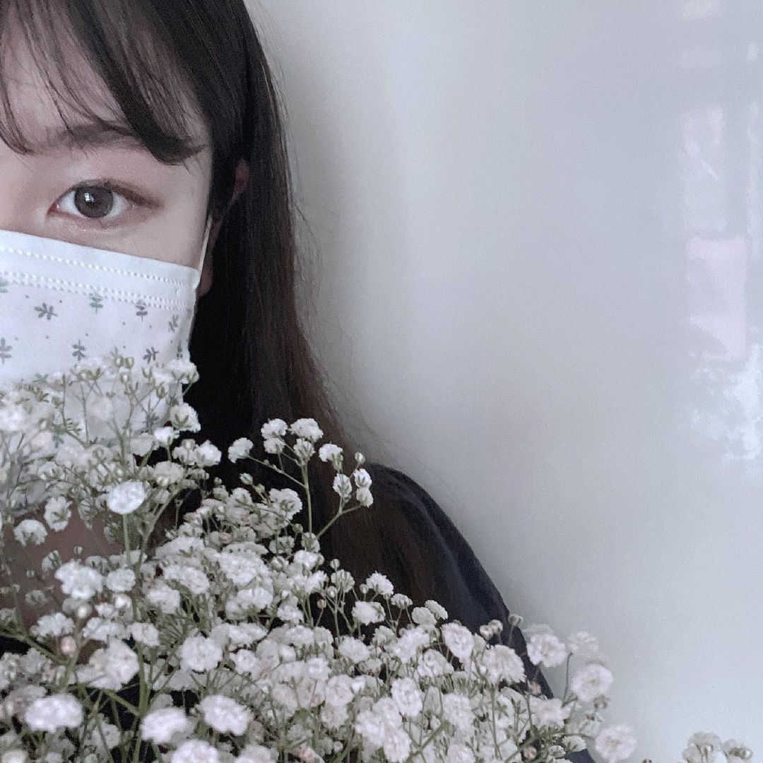 진수진 on Instagram: “모든 원자재가 국산인 프리미엄 마스크🍃💚 목화솜 필터를 사용해서 습기에도 강하고 피부 자극도 적은편! 헬스 하면서도 사용해봤는데 다른 마스크보다