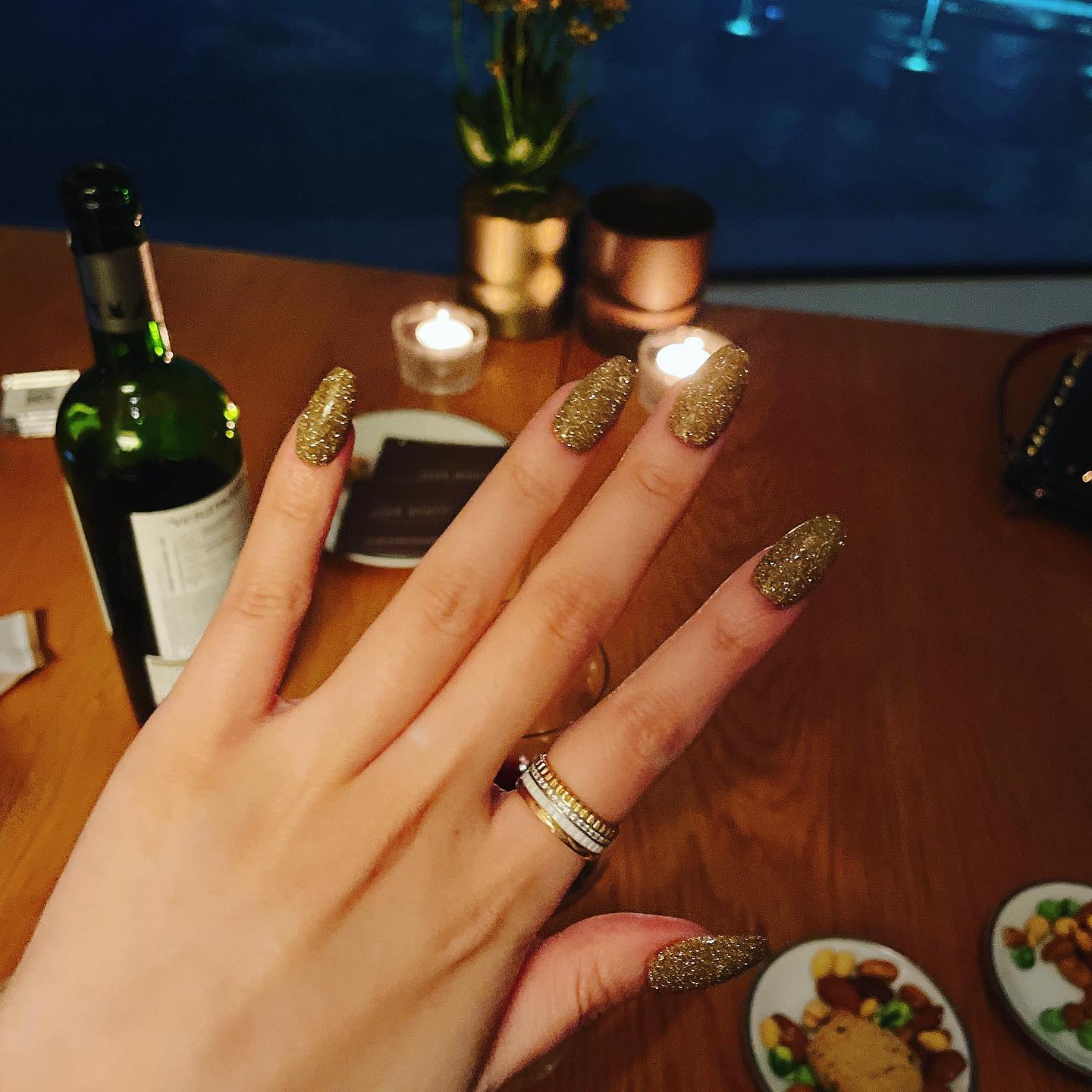 완전 네일팁 찐이네❤️
.
.
.
petite_mer_nailtip_ 
#수제네일팁 #네일 #네일디자인 #네일아트디자인 #네일팁 #네일스타그램 #하얏트호텔 #기차 #손쉽게뚝딱 #글리터네일 #내돈내산 #찐❤️
