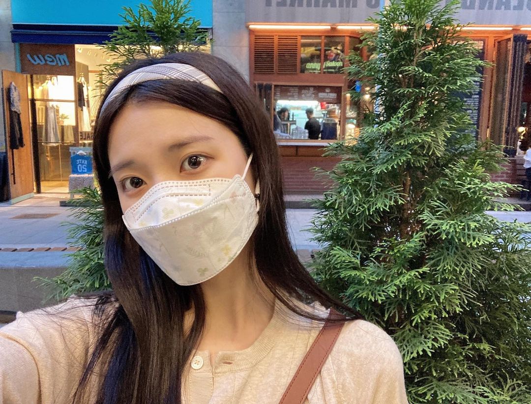 ᴄʜᴀᴇᴇᴜɴ on Instagram: “#꽃마스크 🌻 - #마스크패션 에 빠진 요즘 친환경 소재의 #kf94 #꽃무늬마스크 추천 해요 ˘ ³˘♥︎ @ecodspack - - - #티나마스크#티나패션마스크#디자인마스크#패션