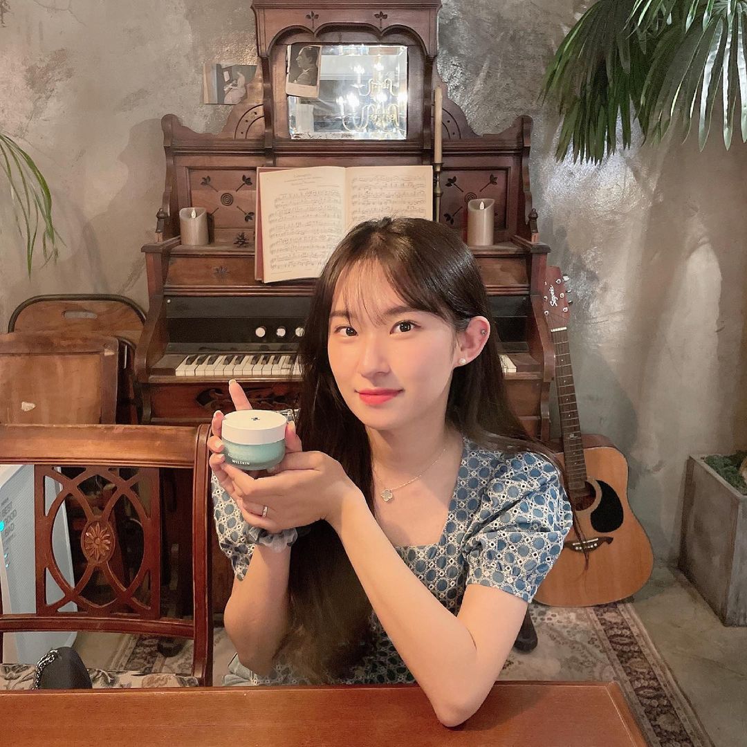 ᴴᴱᴱᴶᴵᴺ ᩚ on Instagram: “#협찬 발림성이 부드럽고 흡수가 빠른 타임스탑 에너자이징 아쿠아크림! 💧여름에 쓰기 좋은 크림 수분감이 많고 쿨링감이 있어 여름에 쓰기 좋음 💧메이크