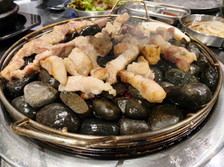 포항맛집, "철길자갈구이" 새자갈에 구워먹는 고기철길숲 View_내돈내산