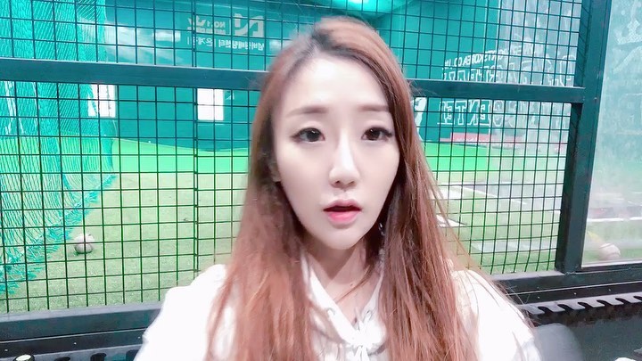 상아가씨⚾️💕 on Instagram: “#⚾️#야구 . . @easton_korea . Z7 하이퍼스킨 아시안스펙 배팅장갑 후기입니당😍🥰 . 이전에 쓰던 하이퍼스킨 배팅장갑 업그레이드 버전!! 장갑 사이