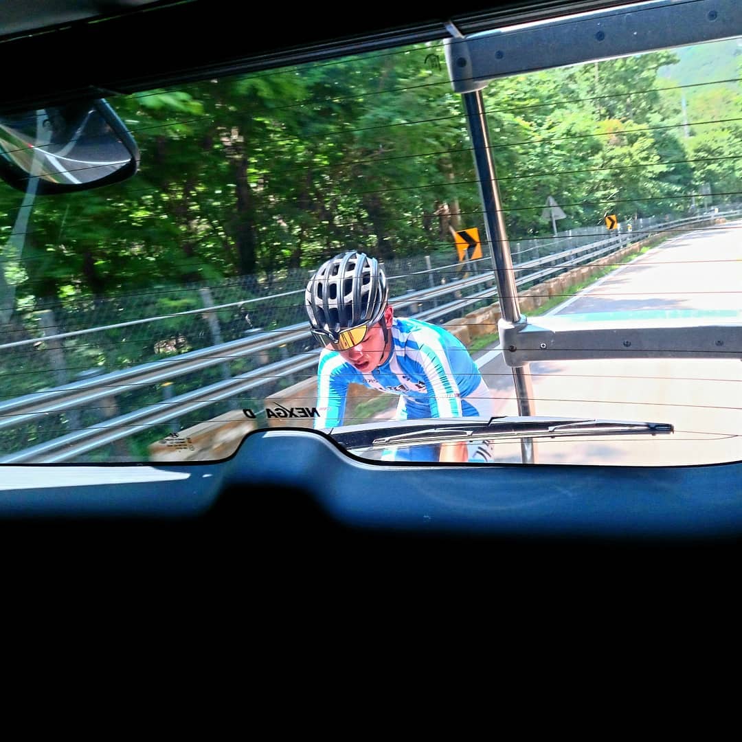 한계령 차유도로 올라가기🚙🚴‍♂️
🥵
.
.
.
.
.
.
.
#사이클 #자전거 #운동선수 #사이클선수  #운동 #훈련 #고등학생 #양양 #한계령 #강원도 #차유도훈련 #cycle #cyclelist #fff #follow #like