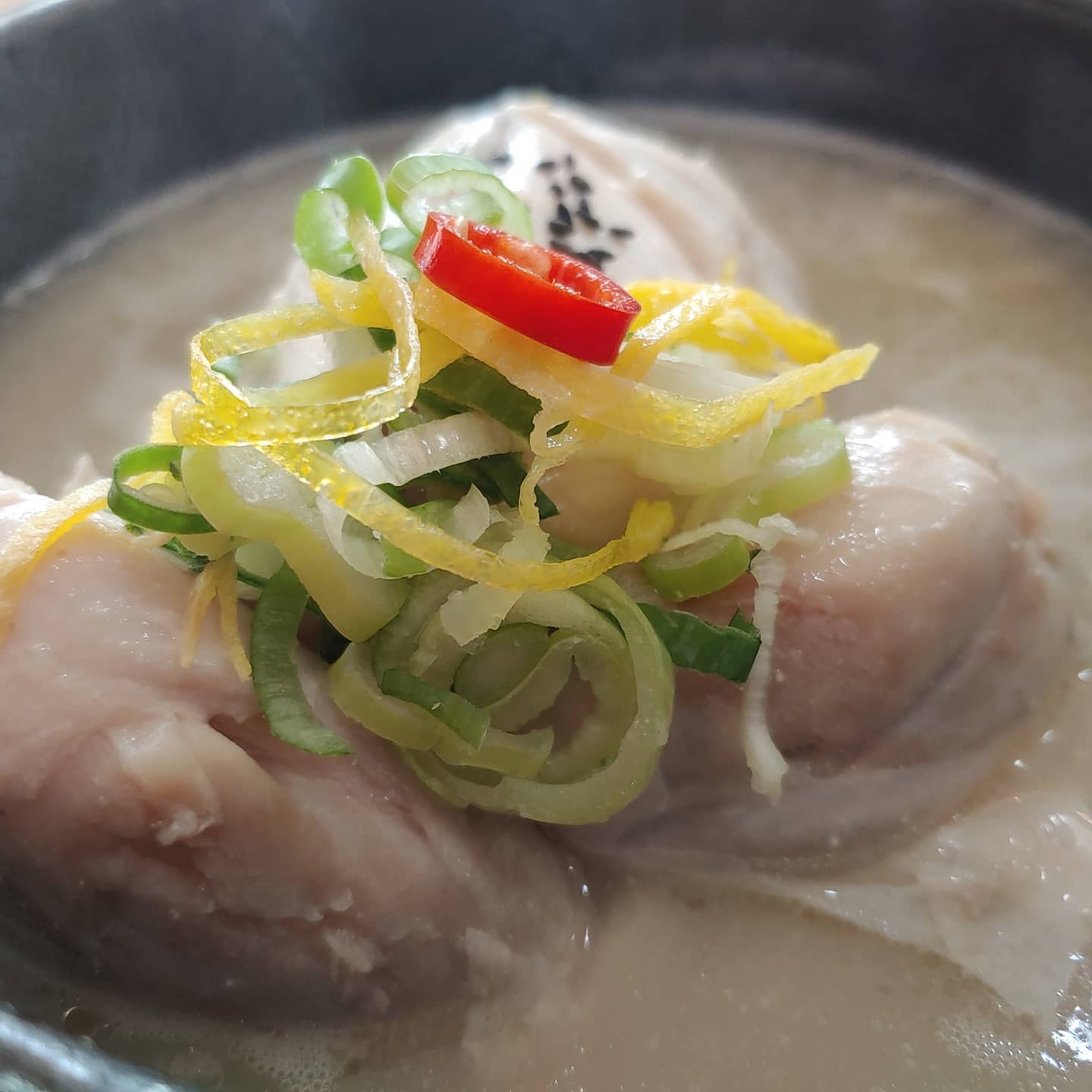 #보양삼계탕

킨텍스 다녀왔다가 우연히 알게된 삼계탕맛집에서 인삼주까지~

#천하제일보양삼계탕 #삼계탕맛집 #대화역맛집 #일산맛집 #킨텍스맛집 #삼계탕 #선팔 #맞팔 #먹스타그램 #좋아요 #좋아요그램 #좋아요반사 #좋반