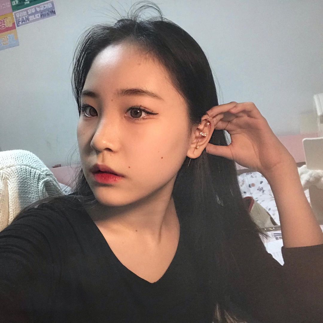 윤영채 on Instagram: “이어커프💍너무 예쁘다 진심.. 저렴한 가격에 완전 고퀄리티... 거기에 무ᄅ