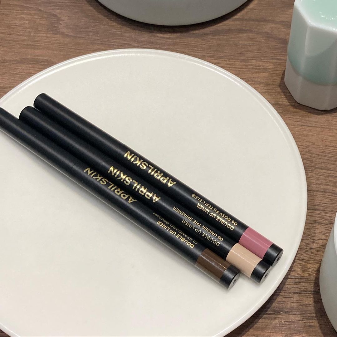 ᴄʜᴀᴇᴇᴜɴ on Instagram: “@aprilskin_korea 💄 초보도 #트임라이너 3개로 아이메이크업 성공 👀💋 - ✔︎ standard brown ✔︎ rosy filter celeb ✔︎ under the shimmer - - -…”