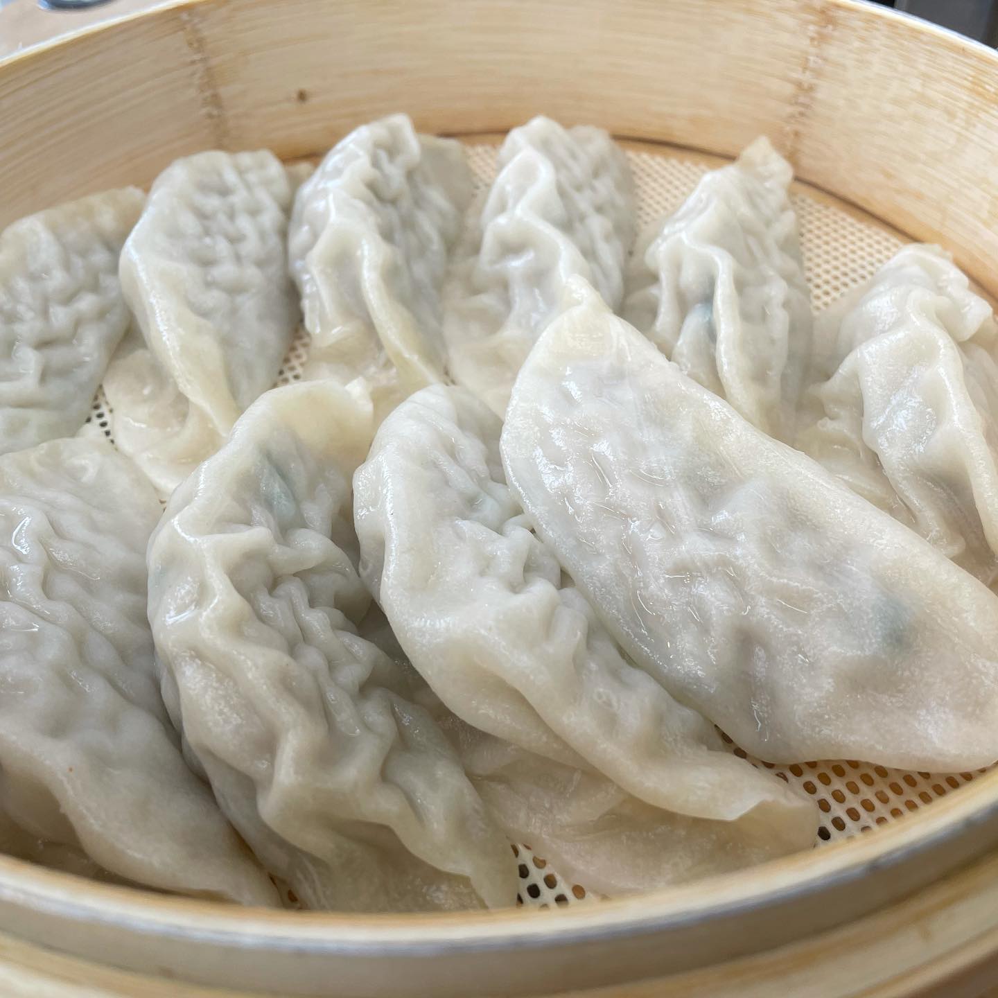 갓성비 자랑하는 보영만두😍 오랜만에 먹었는데 역시 만두가 젤 맛있음 쫄면은 중간맛 시켰는데 은근 매워서 고생했음… 언제부터 맵찔이가 되었나 🥲😂😂 이것저것 막시켜도 얼마안나오니 혜자스러움 🥰