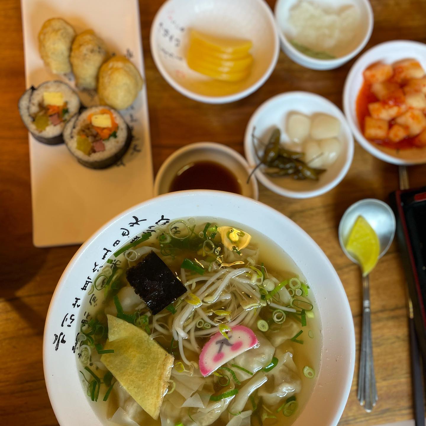 #부산완당 #두보완당 #수영맛집
#광안동맛집 #부산완당맛집
너무 맛있다😄
완당도 맛있고 김밥도 맛있고 판모밀도 맛있고~🎵
이제 부민동까지 안 가도 되겠다!!😁
#부산맛집 #부산여행 #오달스타그램
