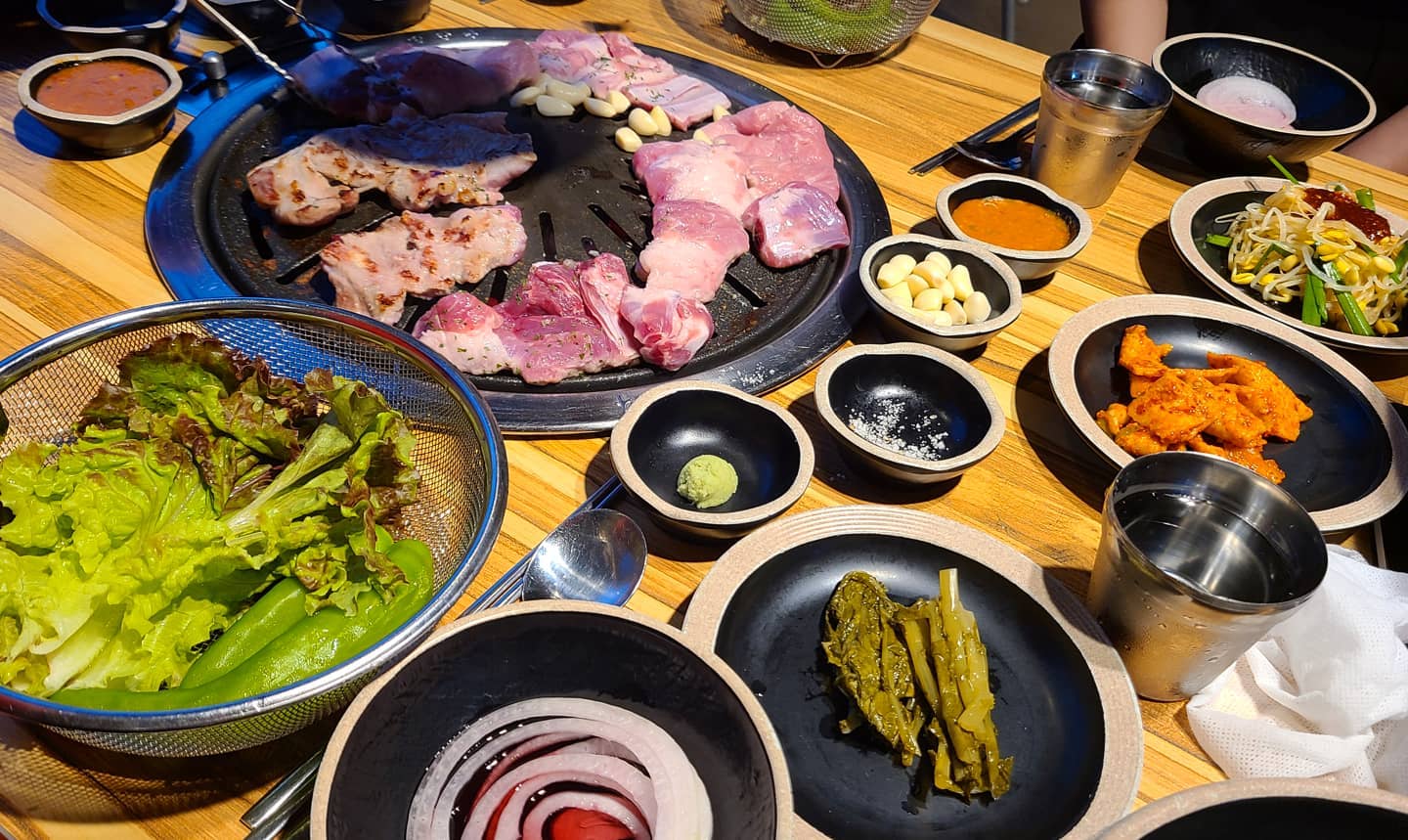 막달에 만삭!! D-30일 기념여행
먹방시작입니다!! 
#문경새재맛집#문경맛집#문경약돌돼지맛집#새재갈비#♡
너모맛나겠당 츄릅