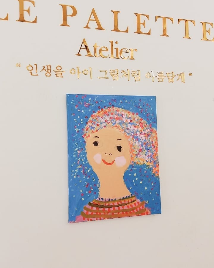 미술학원 다닌지 한달밖에 안됐는데
벌써 이런 작품을♡-♡
졸라맨만 그리던 애였는데 넘나 신기함~
색감도 어쩜 이리도 이쁜지
이렇게 이끌어주신 선생님도 대단하시고
끝까지 완성한 범준이도 기특~
다음 작품도 기대되네~^^

#서래마을아동미술 #르빠레트 #방배동아동미술