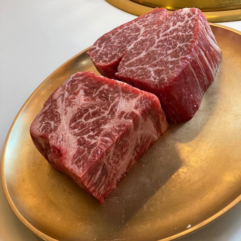 🤱🎂🥩🍷🍜🍚