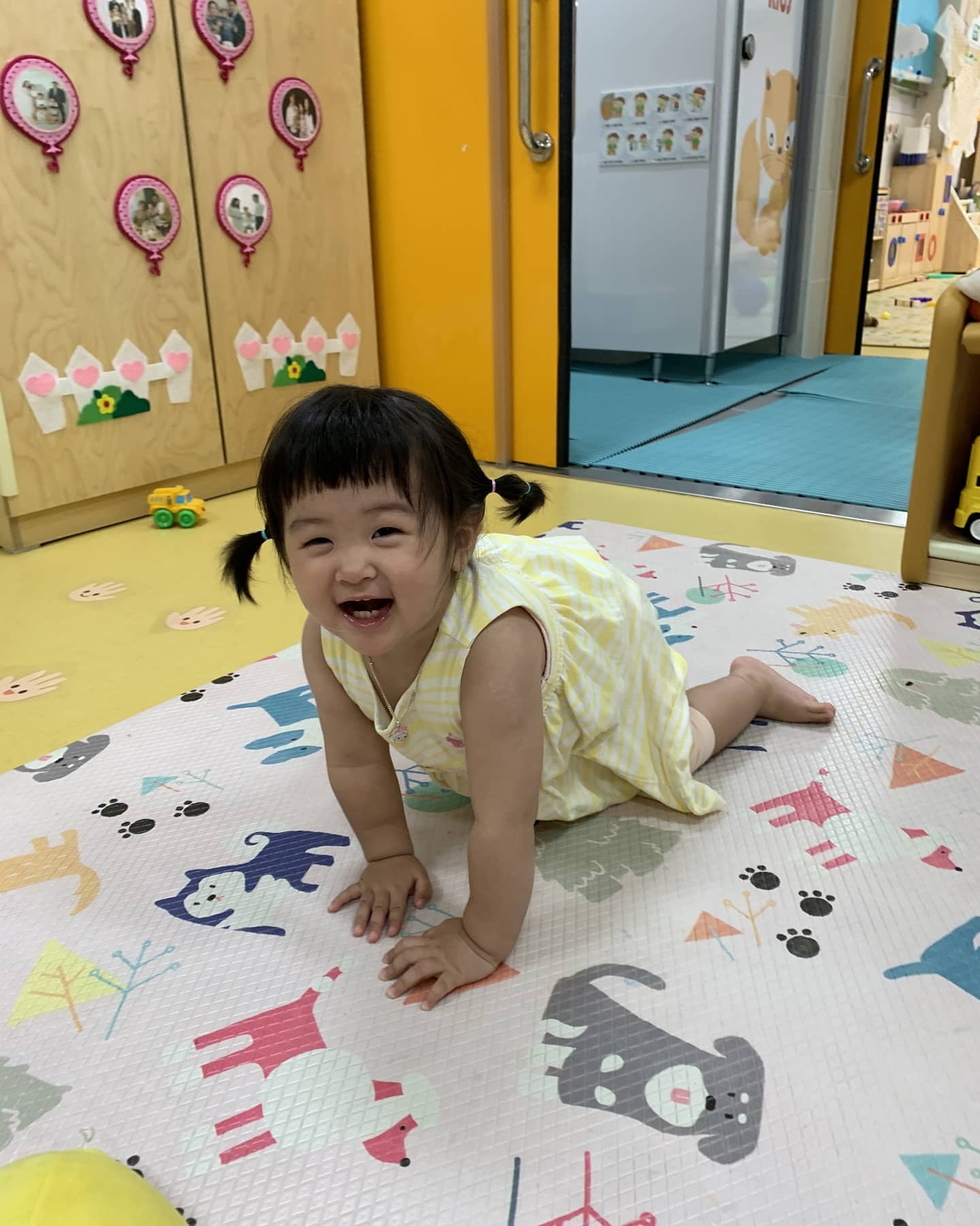 막둥이 소이~
얼집 완벽 적응~
이렇게 즐거울까~~
눈 뜨자마자 얼집 가방가져오고~
집에서도 저러고 다니는 소이~
잘 적응해줘서 고마웡♡