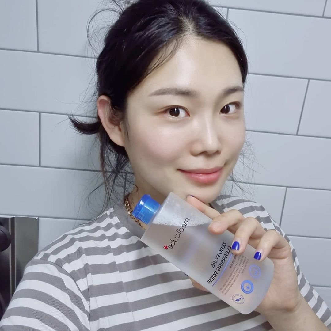 𝕐𝕠𝕟𝕒❣︎ on Instagram: “클렌징오일을 써왔었는데 날도 더워지고 라이트한 워터타입으로 바꿔 보았어요~ 모공 속에 낀 초미세 피지까지 나노 흡착하는 딥 클렌징이라 오일보다 세정
