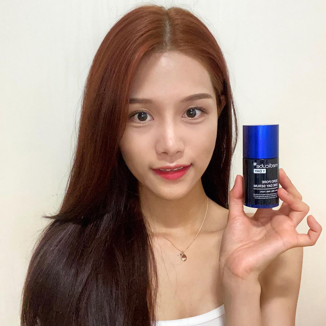 🌹꽃길 혜영🌹 on Instagram: “#협찬 제로 모공 원데이 세럼✨ 완전 쫀쫀 그자체💙 한번 발라보시면 바로 느껴지실 제품 입니다👍🏻 저번에 올렸던 모공 클렌징이랑 같이 하면 효과가 바로