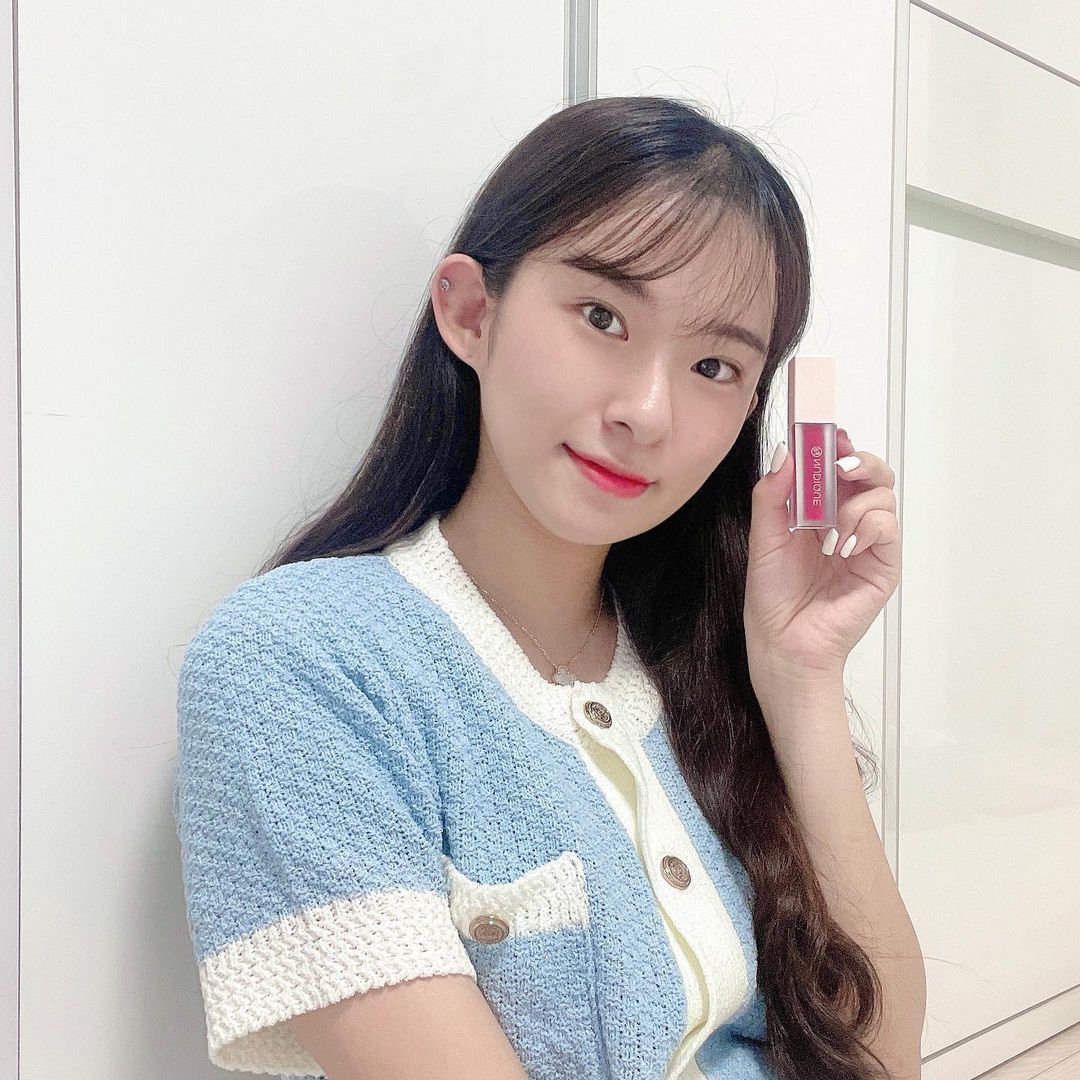 ᴴᴱᴱᴶᴵᴺ ᩚ on Instagram: “#협찬 💄오래 지속되는 순살틴트 하루종일 내 입술인 것처럼 자연스럽게 물드려 줌. 💄오랜 테스트 기간 제품 샘플 테스트기간만 1년 8개월으로 가장 예쁜 색