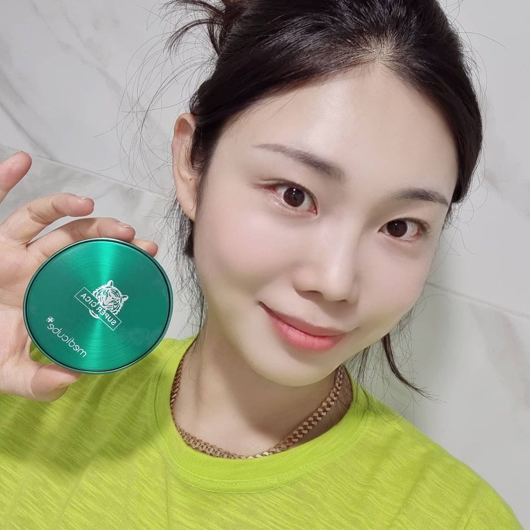 𝕐𝕠𝕟𝕒❣︎ on Instagram: “#협찬 코시국 이후로 매번 썬크림만 바르고 다녔는데 메이크업해야 할때면 마스크때문에 망설여 지더라구요 ㅜㅜ 근데 메디큐브 슈퍼시카 쿠션은 내 피부 같